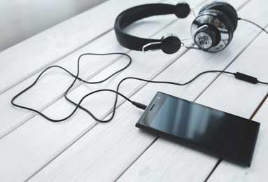 南非德班市中心华人商城起火 造成至少13人受伤